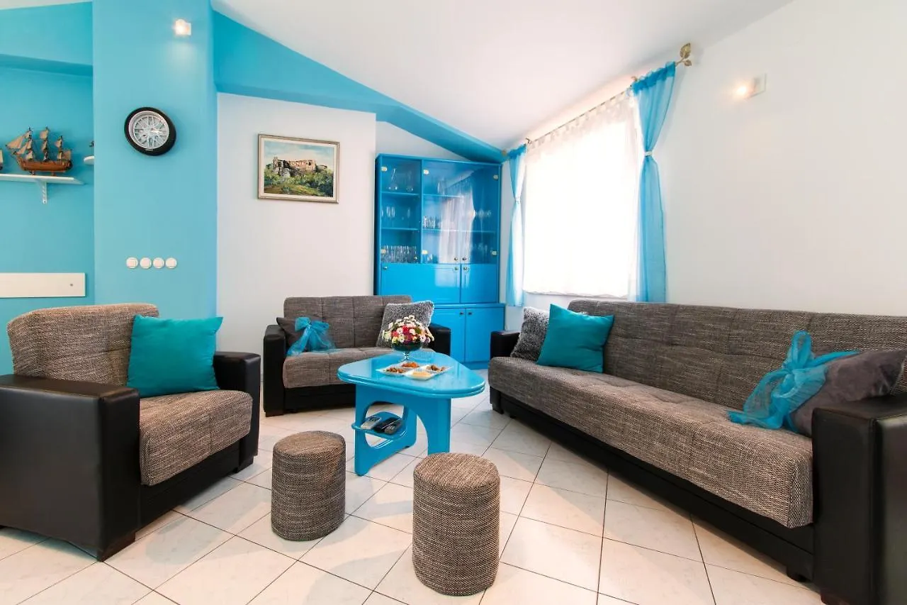 Villa Monte Grande PUY 0*, 풀라